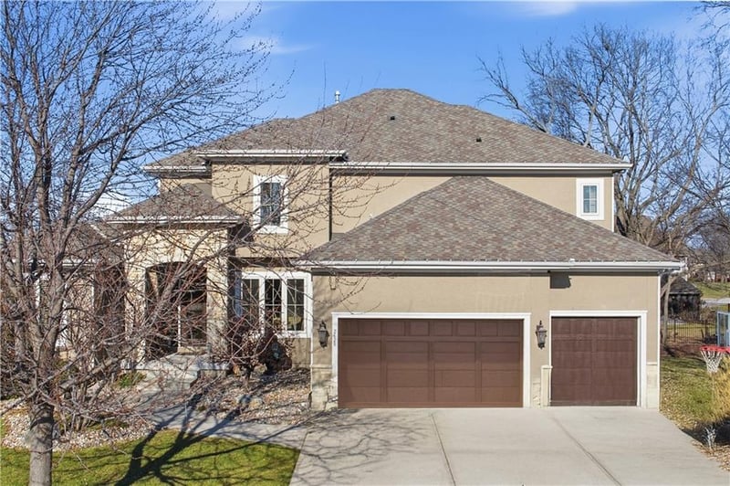 2628 W 162nd Ter, Overland Park, KS 66085