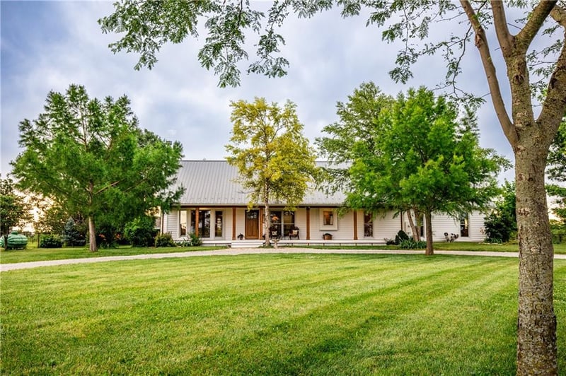 3247 Oregon Rd, Ottawa, KS 66067