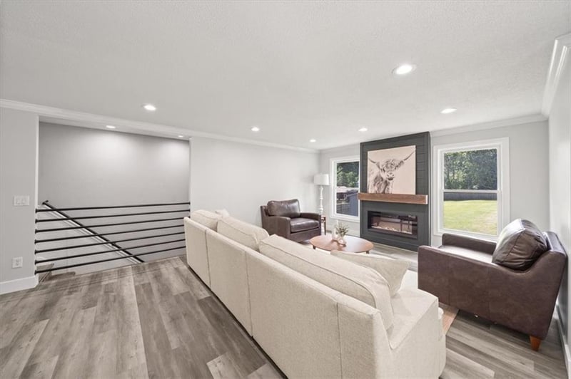 6655 W 82nd St, Overland Park, KS 66204