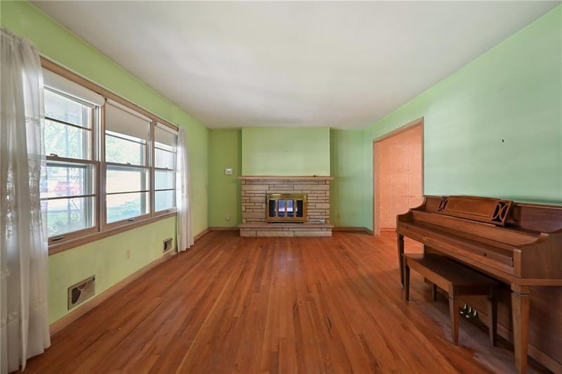 7616 Elm Ave, Kansas City, MO 64138