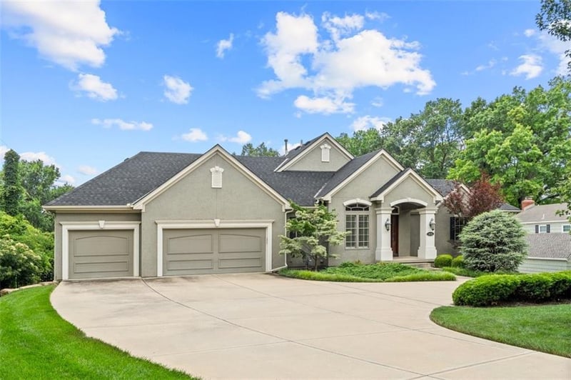 3215 Shawnee Mission Pw, Fairway, KS 66205