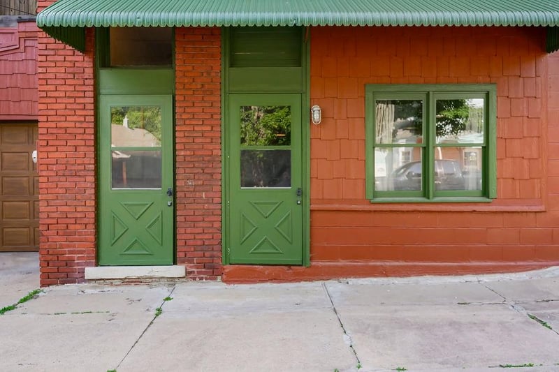 328 Monroe Ave, Kansas City, MO 64124