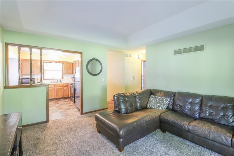 304 Independence Ave #B, Lee's Summit, MO 64063