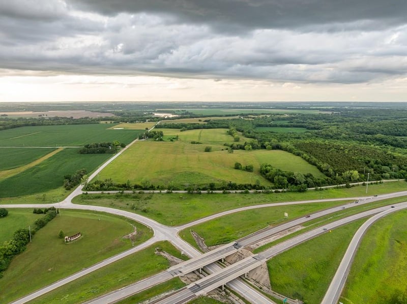 1432 2300 Rd, Eudora, KS 66025