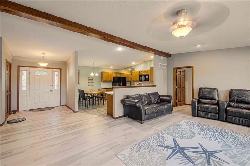 106 Timber Valley Dr, Linn Valley, KS 66040
