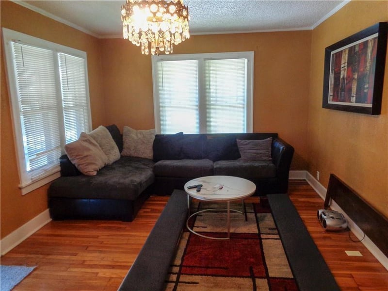 5034 Agnes Ave, Kansas City, MO 64130