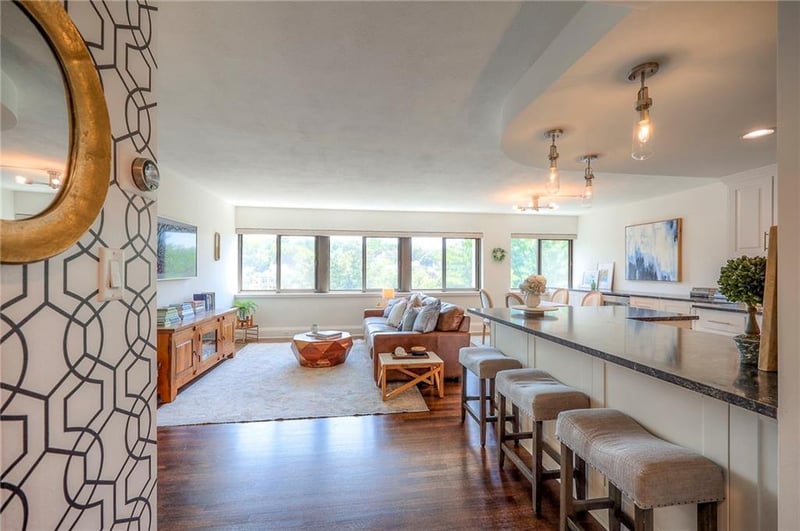 803 48th St #404, Kansas City, MO 64112