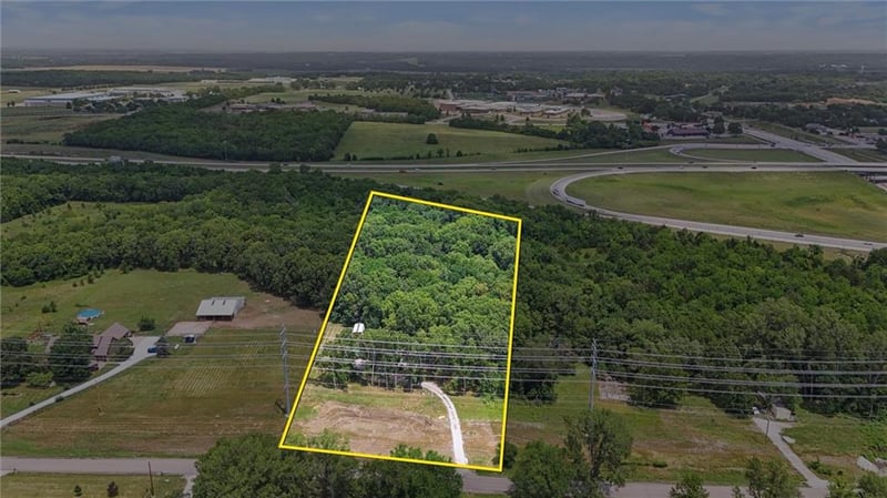 34730 95th St, De Soto, KS 66018