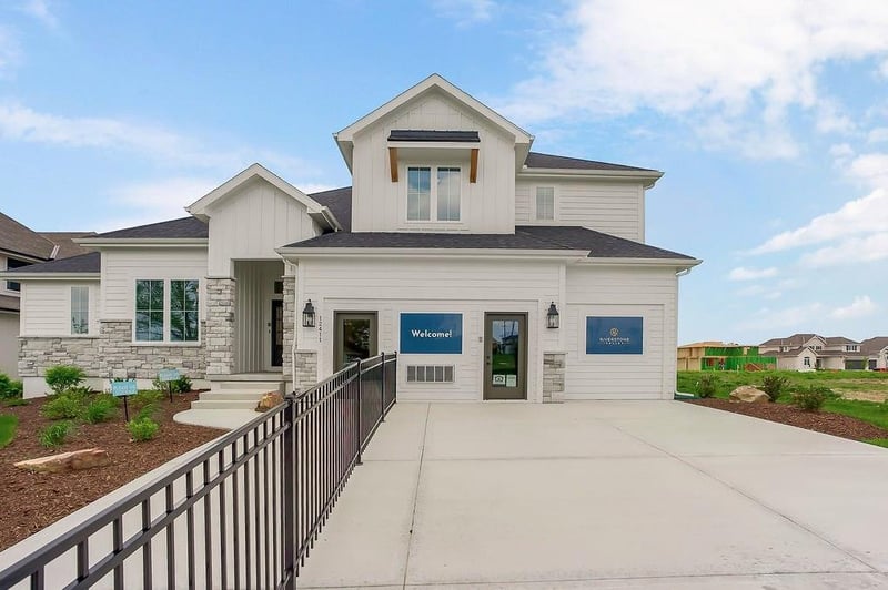 12411 183rd Ter, Overland Park, KS 66013