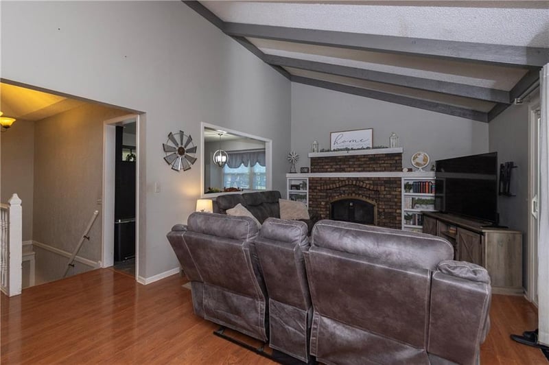 1005 Alice St, Blue Springs, MO 64014