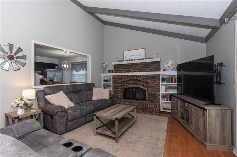 1005 Alice St, Blue Springs, MO 64014