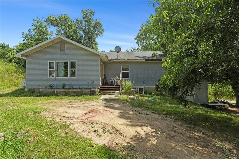 13777 Bohrer Ln, Rayville, MO 64084