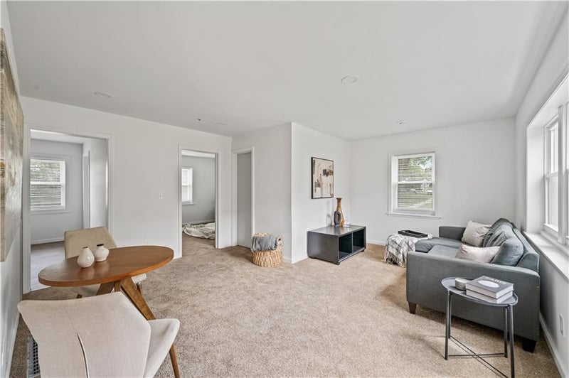 3000 East 49th St, Kansas City, MO 64130