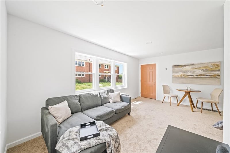 3000 East 49th St, Kansas City, MO 64130