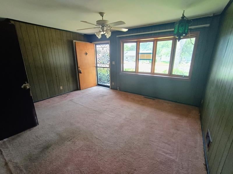 5001 41st St, Kansas City, MO 64130