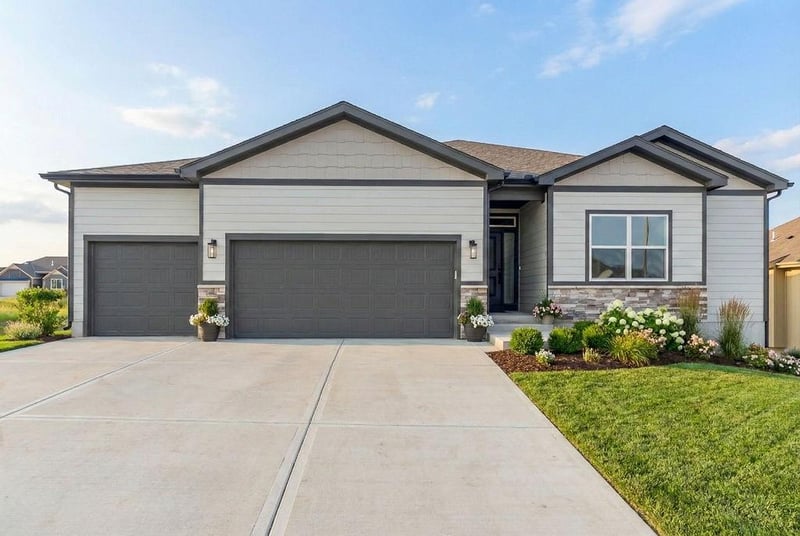 16767 Hall St, Olathe, KS 66062