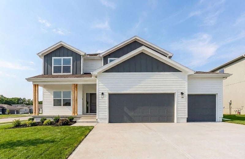 16778 S Twilight Ln, Olathe, KS 66062
