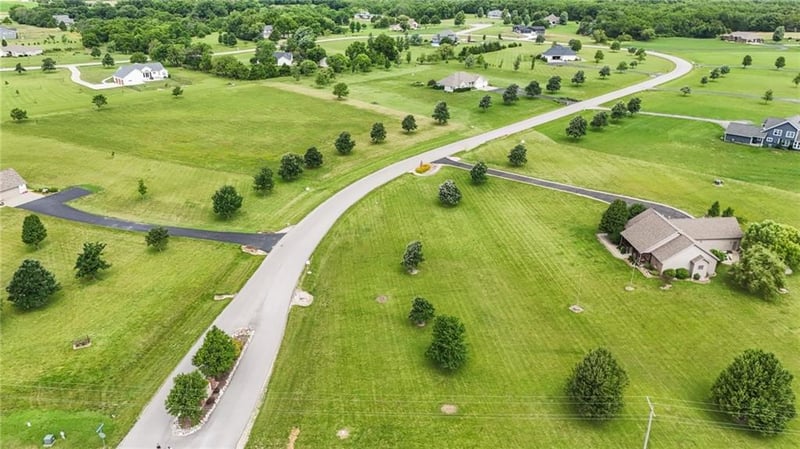 17 Wheatland Dr, Ottawa, KS 66067