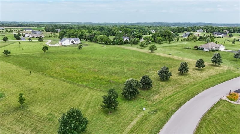 17 Wheatland Dr, Ottawa, KS 66067