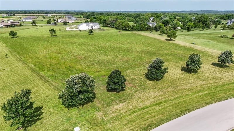 17 Wheatland Dr, Ottawa, KS 66067
