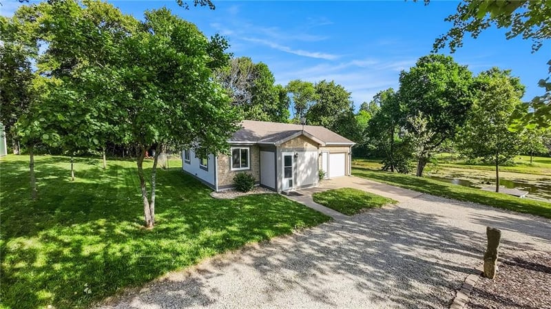1433 Haskell Rd, Williamsburg, KS 66095