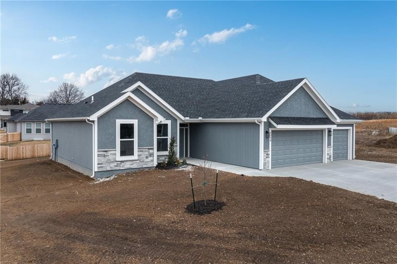 12836 Sewell Ave, Kansas City, KS 66109