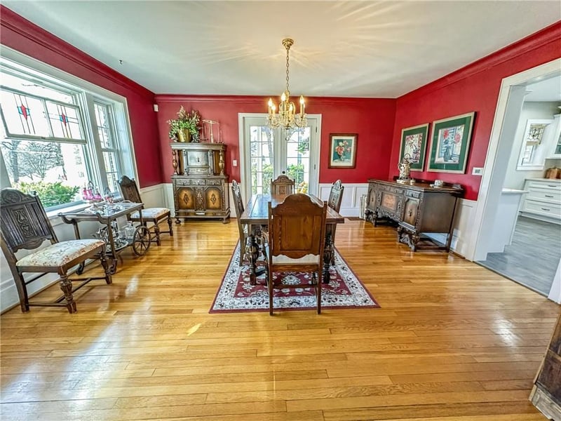 211 Lawn Ave, Maryville, MO 64468