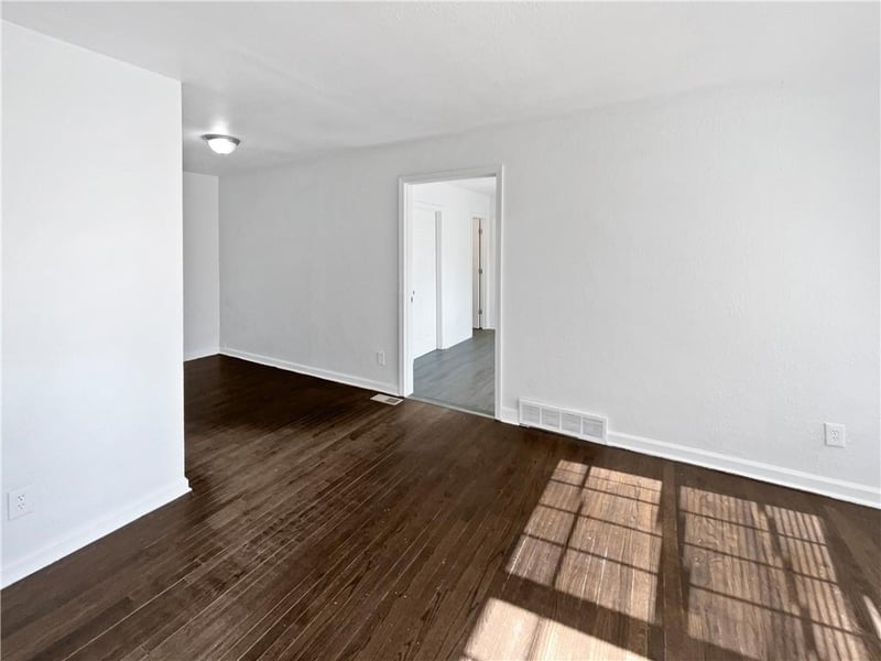 10014 Hardesty Ave, Kansas City, MO 64137