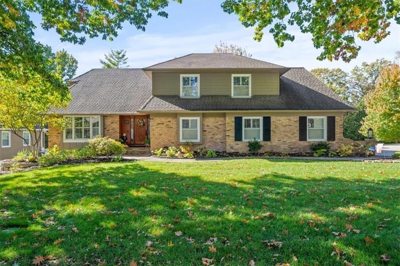 8204 Cherokee Cir, Leawood, KS 66206