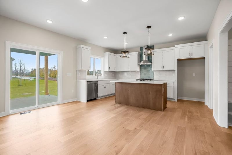 16716 Twilight Ln, Olathe, KS 66062