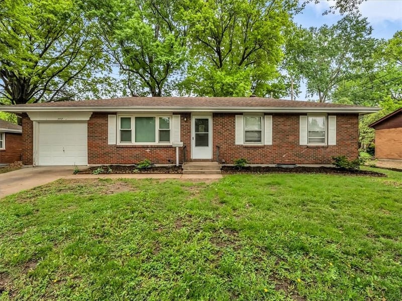 3717 Hocker St, Independence, MO 64055