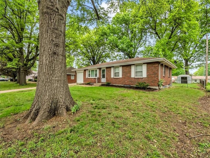 3717 Hocker St, Independence, MO 64055