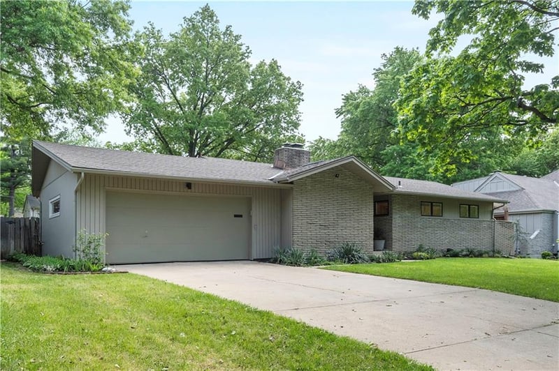 9307 Woodson Dr, Overland Park, KS 66207