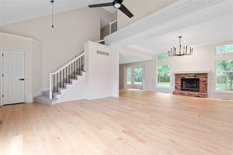 1051 121st St, Olathe, KS 66061