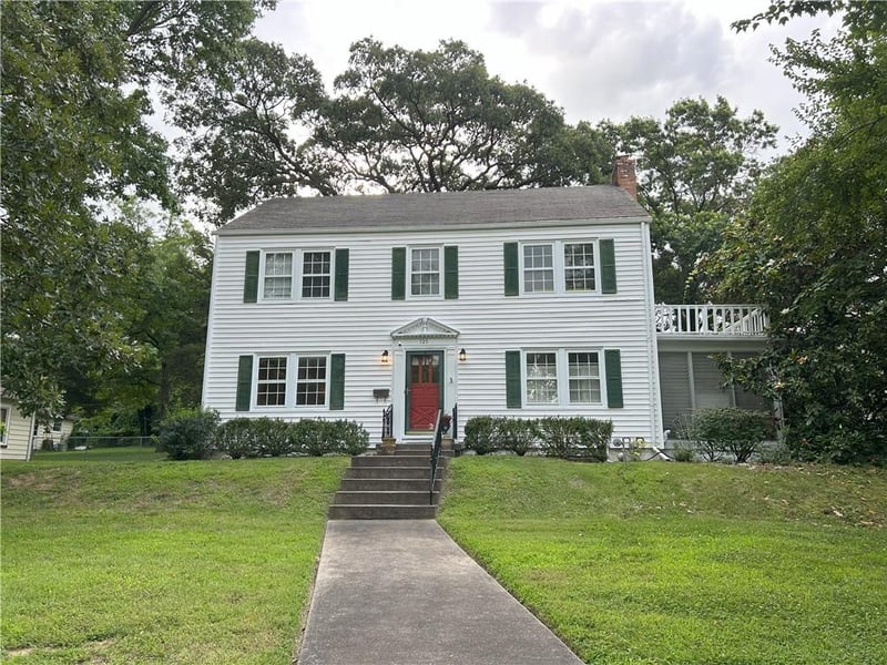 725 Main St, Nevada, MO 64772