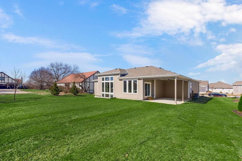 11209 173rd St, Overland Park, KS 66221