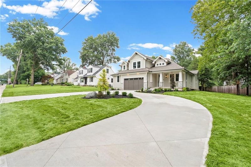 2512 Somerset Dr, Prairie Village, KS 66208