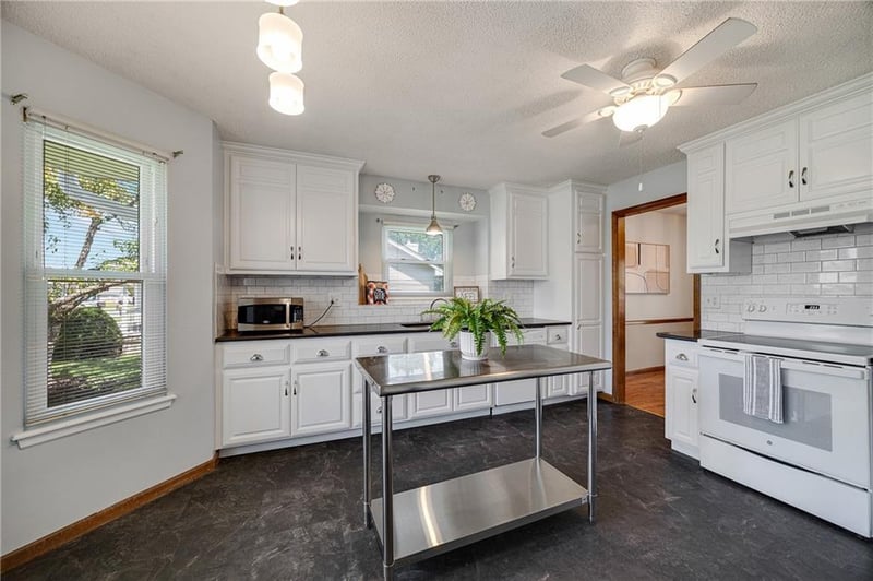 14901 E 48th Ter, Kansas City, MO 64136