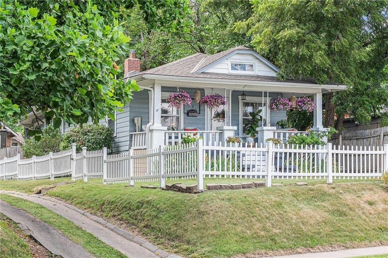 6316 Oak St, Kansas City, MO 64113