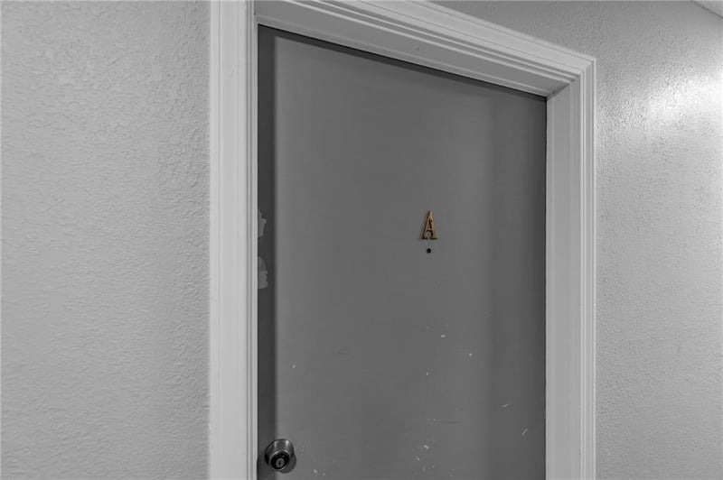 5015 Walnut St #A, Kansas City, MO 64112