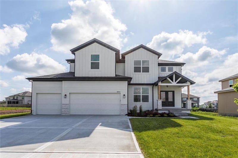 16941 Brentwood St, Olathe, KS 66062