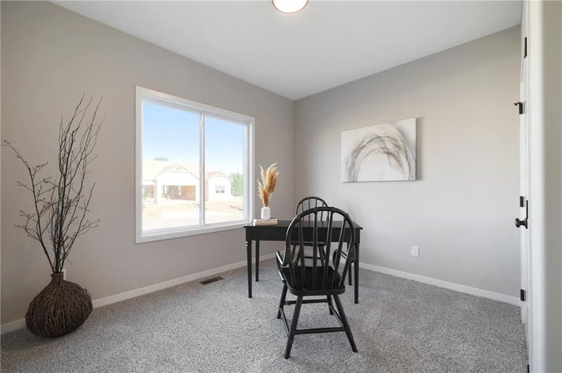 2353 Colonnade Ave, Blue Springs, MO 64029