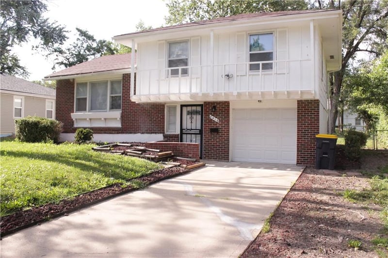 8416 92nd Pl, Kansas City, MO 64138
