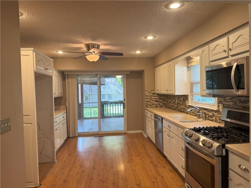 9818 Melrose St, Overland Park, KS 66214