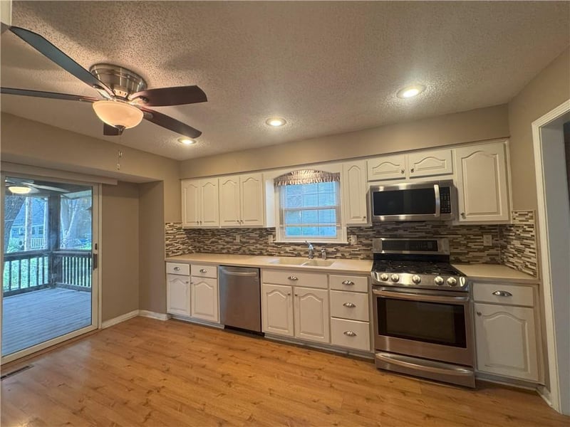 9818 Melrose St, Overland Park, KS 66214