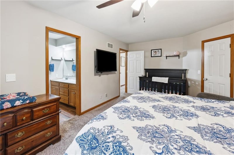 13 Baber Cir, Camden Point, MO 64018