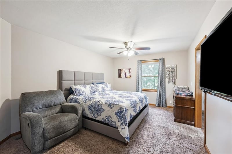 13 Baber Cir, Camden Point, MO 64018