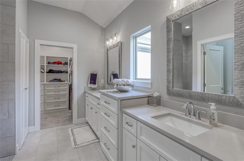 13837 Westgate St, Overland Park, KS 66221