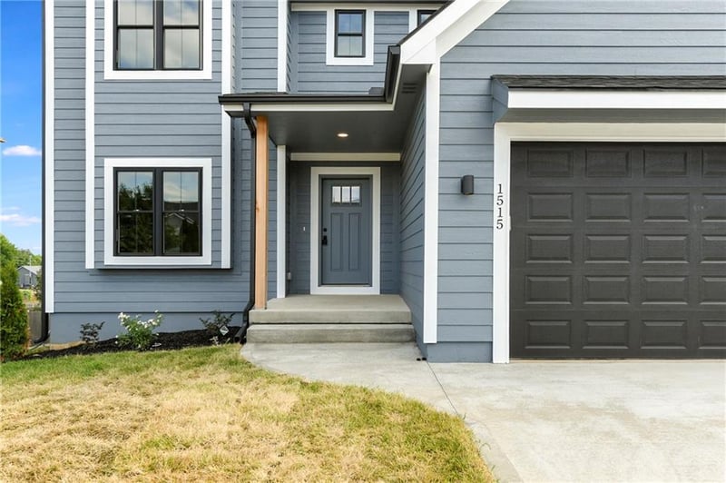 1515 Whispering Ct, Grain Valley, MO 64029