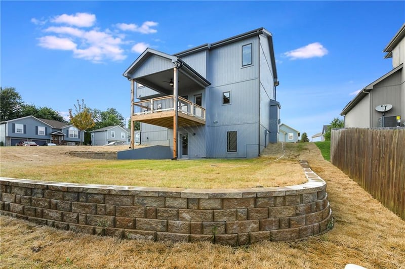 1515 Whispering Ct, Grain Valley, MO 64029